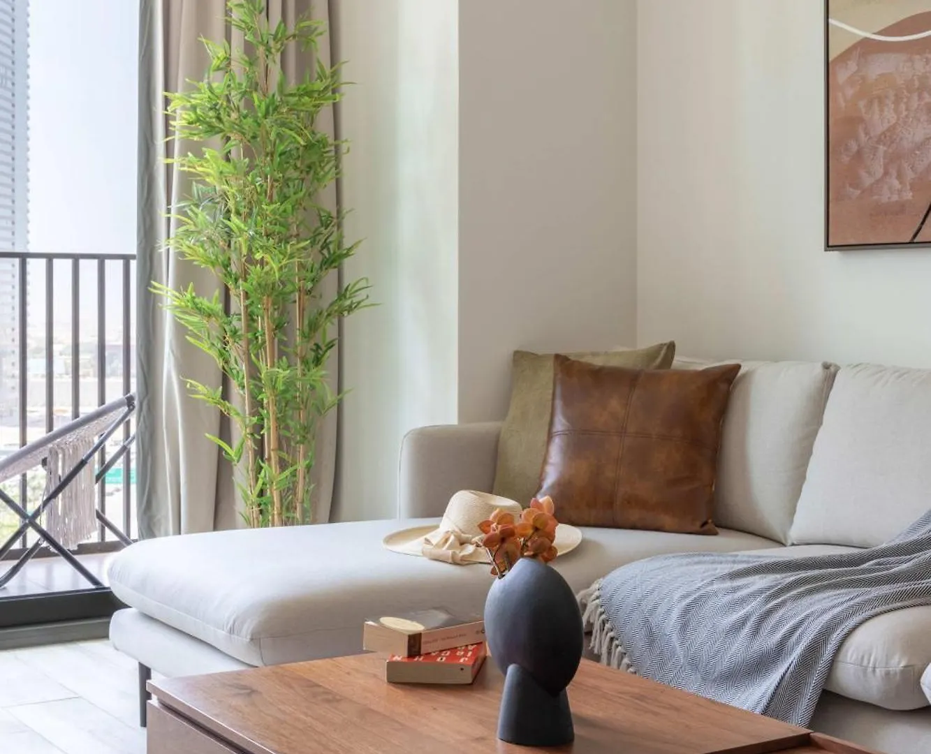 Frank Porter - Ahad Residences Dubai United Arab Emirates
