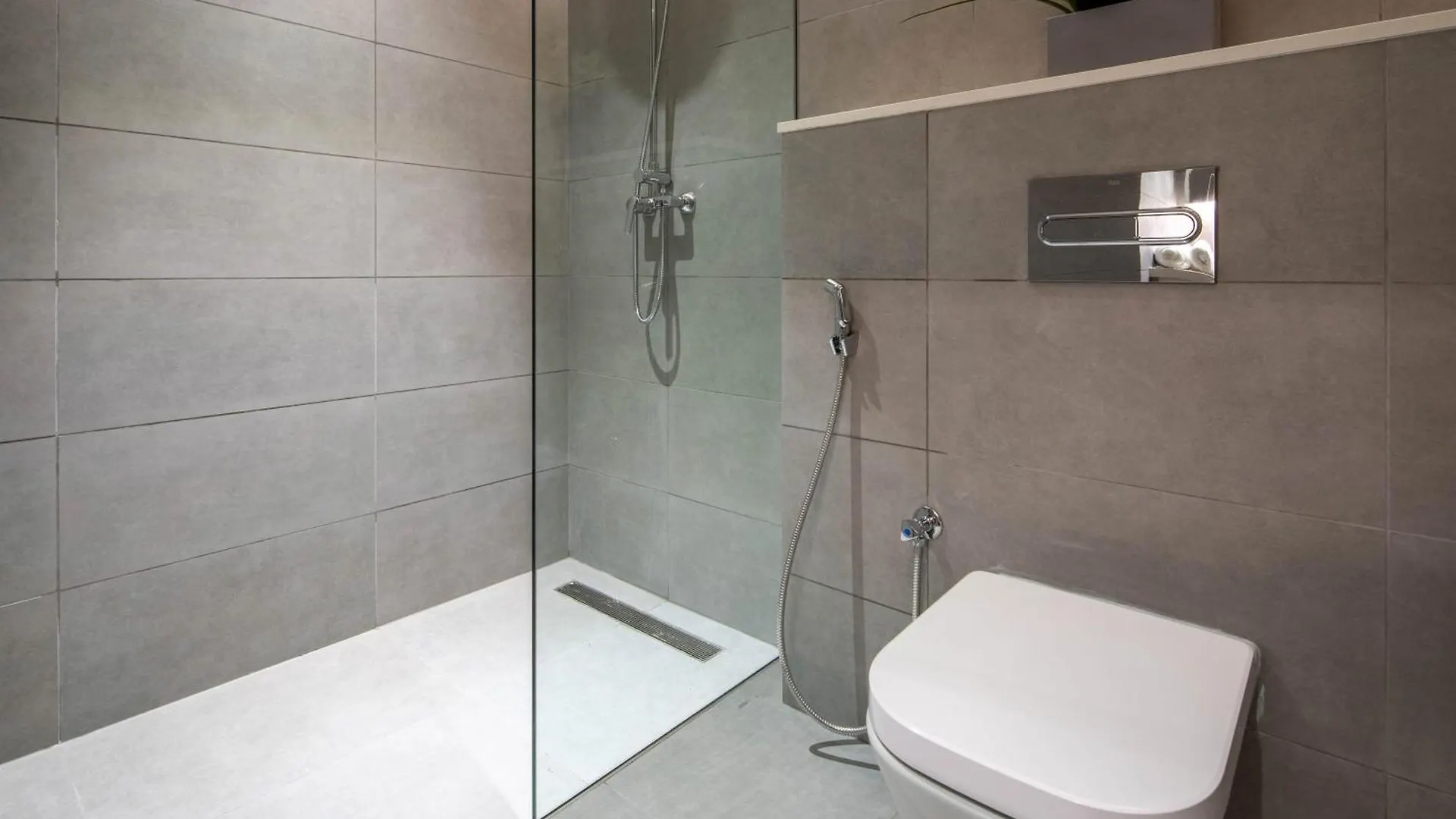 Frank Porter - Ahad Residences Dubai 0*,