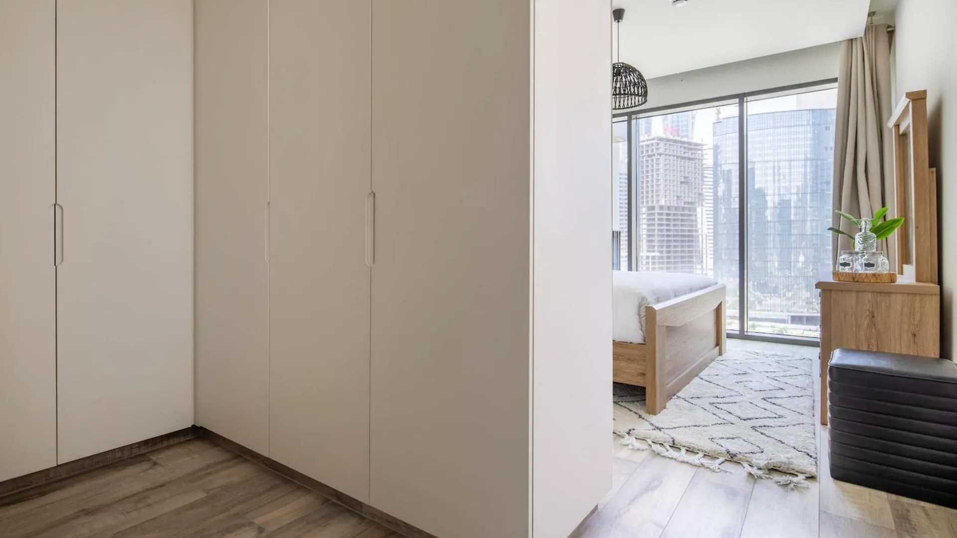 Frank Porter - Ahad Residences Dubai 0*,