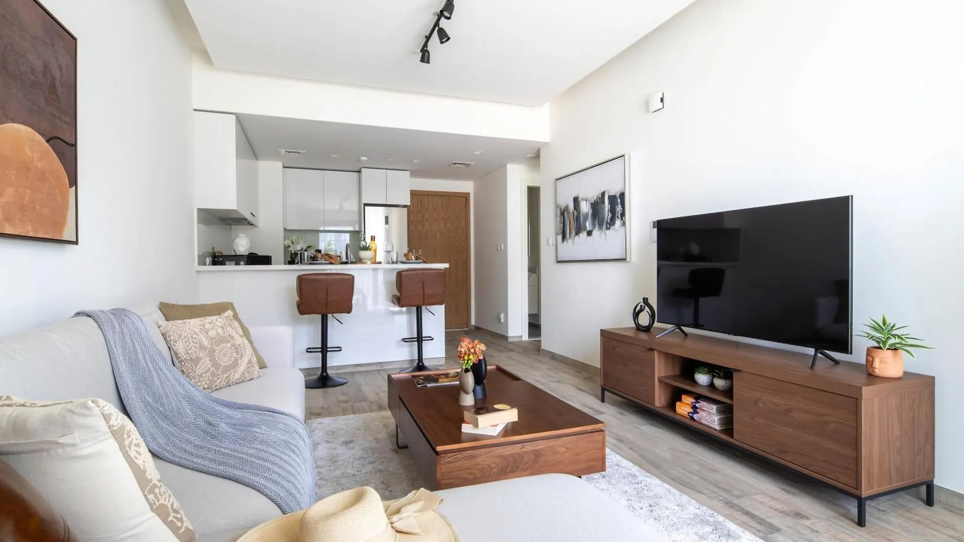 Frank Porter - Ahad Residences Dubai
